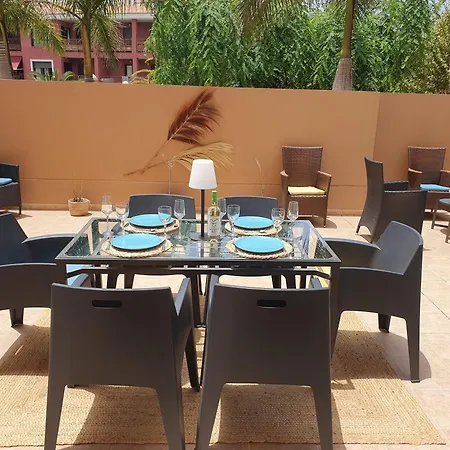 Renove 2 Chambres, Grande Terrasse S-o, Parking Prive Et Piscine Chauffee