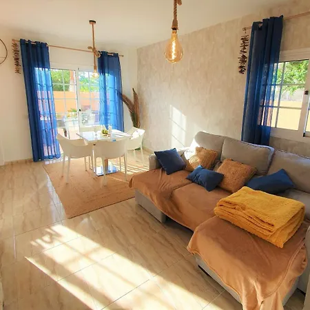 Renove 2 Chambres, Grande Terrasse S-o, Parking Prive Et Piscine Chauffee 아파트 *