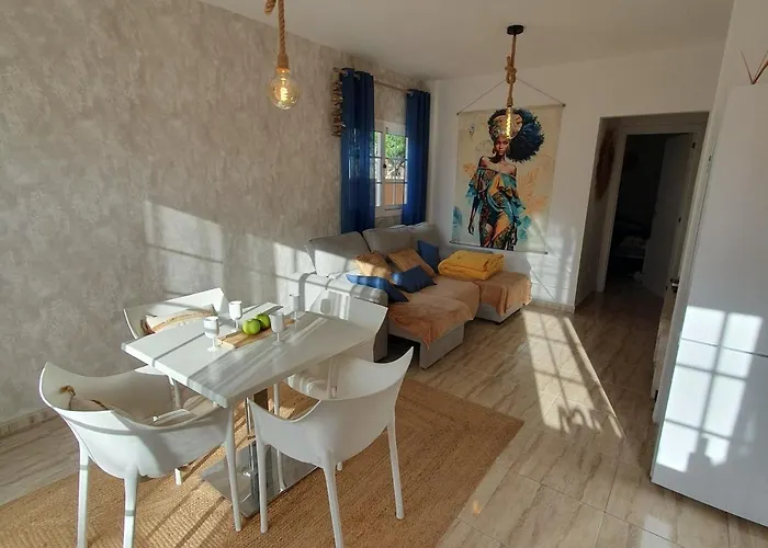 Rénové 2 Chambres, Grande Terrasse S-o, Parking Privé