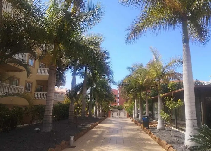 Renove 2 Chambres, Grande Terrasse S-o, Parking Prive Et Piscine Chauffee *