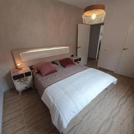 Appartement Renove 2 Chambres, Grande Terrasse S-o, Parking Prive *