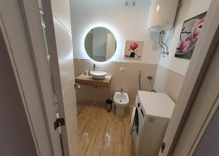 Renove 2 Chambres, Grande Terrasse S-o, Parking Prive Et Piscine Chauffee شقة