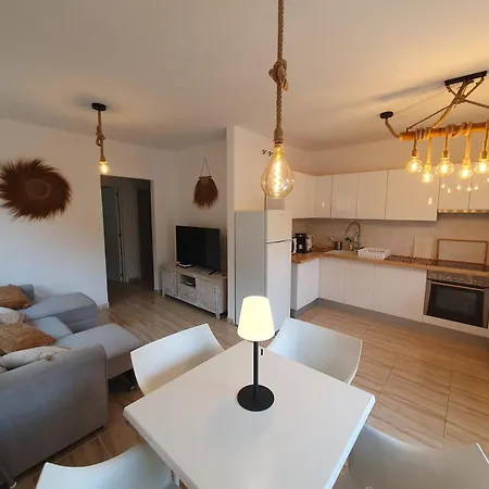 Apartament Renove 2 Chambres, Grande Terrasse S-o, Parking Prive Et Piscine Chauffee Palm-mar