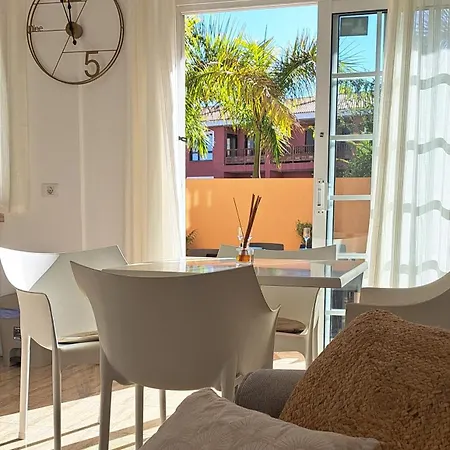 Apartament Renove 2 Chambres, Grande Terrasse S-o, Parking Prive Et Piscine Chauffee