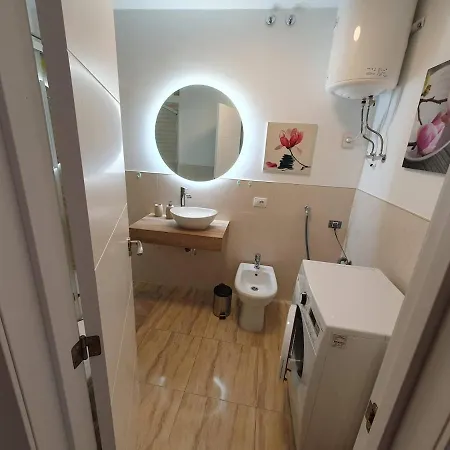 Renove 2 Chambres, Grande Terrasse S-o, Parking Prive Et Piscine Chauffee Apartman
